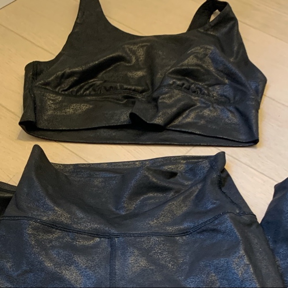 Aerie brand crackle black sports bra (leggings are sold)